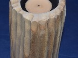 Świecznik z kawałka drewna, rzeźbiony wys. 13 cm (ag-4)